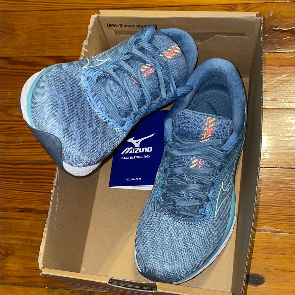 Mizuno Ocean Blue Athletic Sneakers